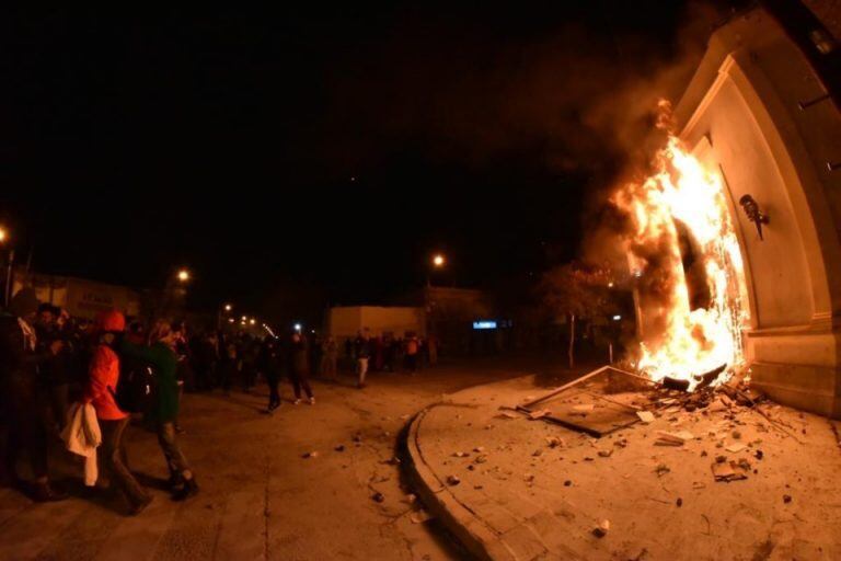 Incendio en Casa de Gobierno en Rawson.