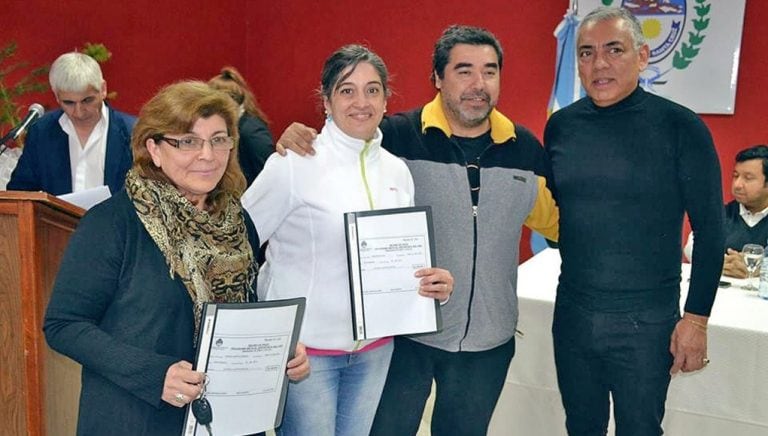 Entrega de becas de Cañadón Seco