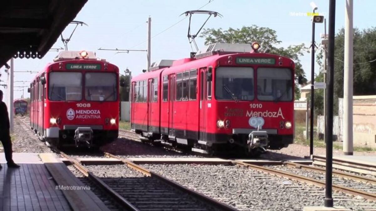 Usuarios del Metrotranvía demostraron descontento por demoras en el servicio