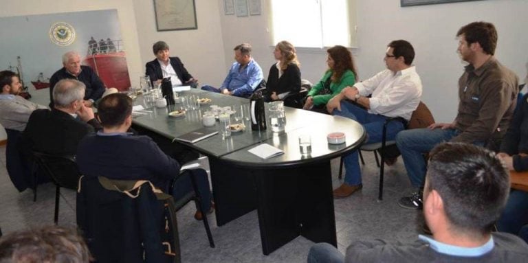 La reunión contó con representantes portuarios.