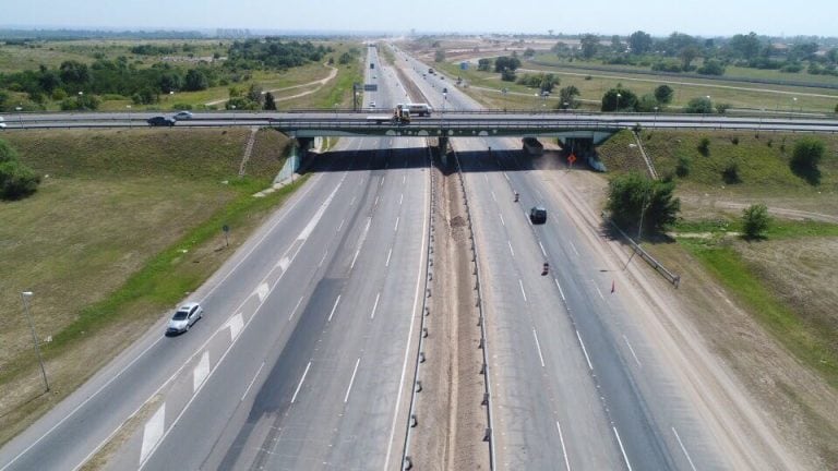 El primer tramo de la autopista Córdoba-Carlos Paz de cuatro vías ya está inaugurado.