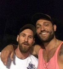 Messi con amigo en Navidad en Rosario