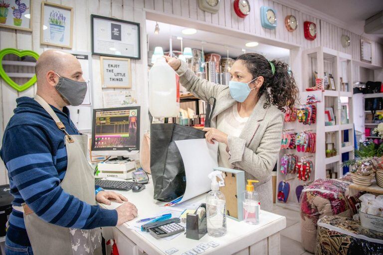 Entrega de Kits por parte de Cocejales Ávila y De la Vega