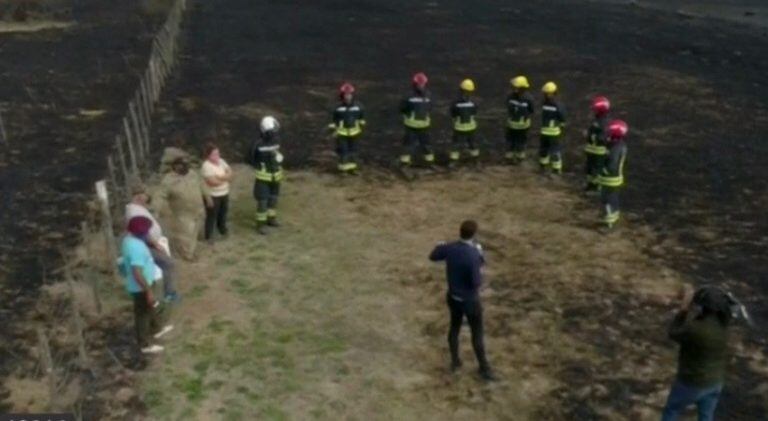 La gruta construida por un hombre en recuerdo de su hija fue lo único que se salvó del fuego. (Captura de TV)