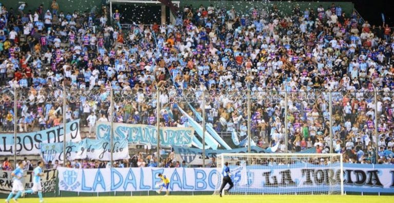 Hinchada Gimnasia y Tiro de Salta. (web)