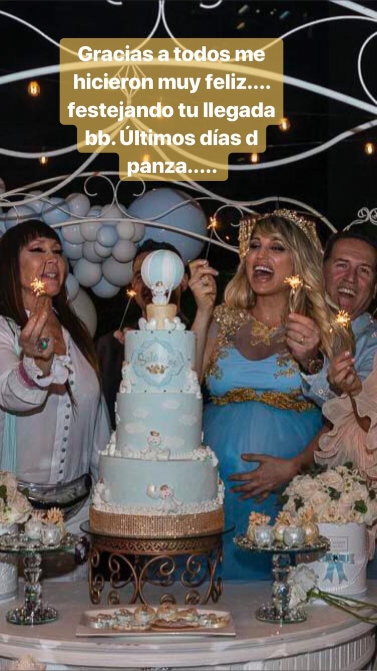 Así fue el excéntrico baby shower de Vicky Xipolitakis