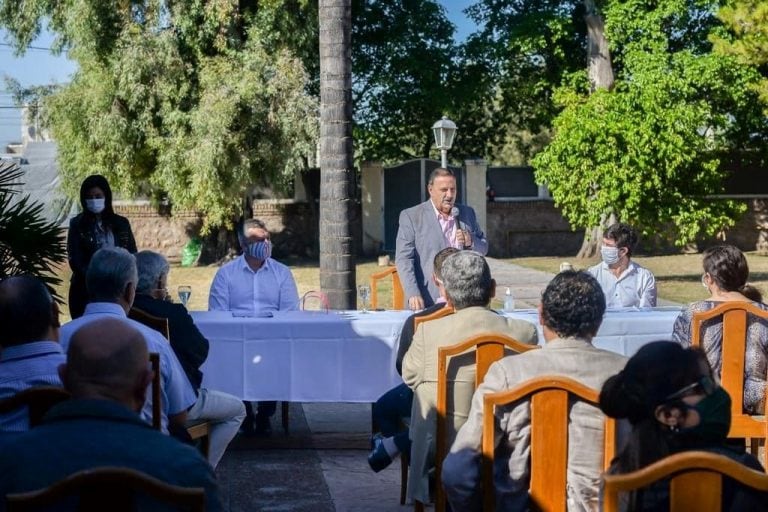 Reunión en la Residencia Oficial del Gobernador