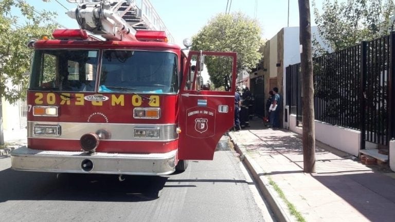 Incendio en una vivienda de San Luis. Foto: Diario de la República.