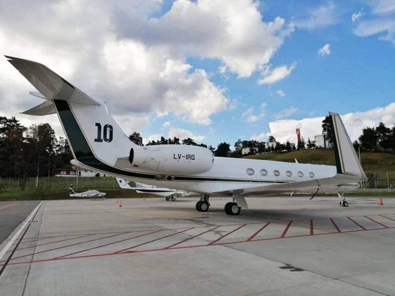 El avión que Leo Messi pagó 15 millones de dólares y no puede utilizar tanto como quisiera. (Transponder1200)