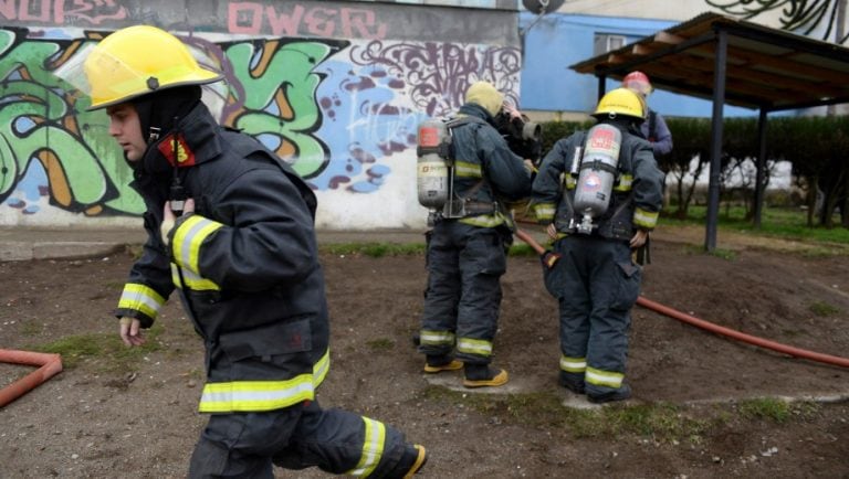 El incendio sucedió en el barrio Levalle de Bariloche. Foto: Chino Leiva