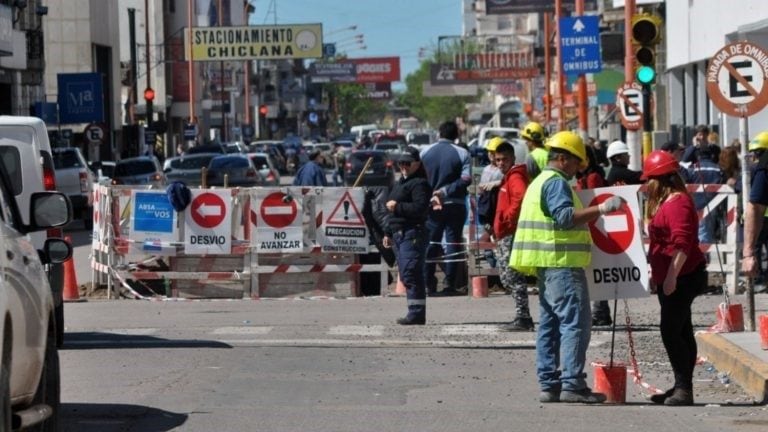 Cierre de calle en Donado y Darregueira