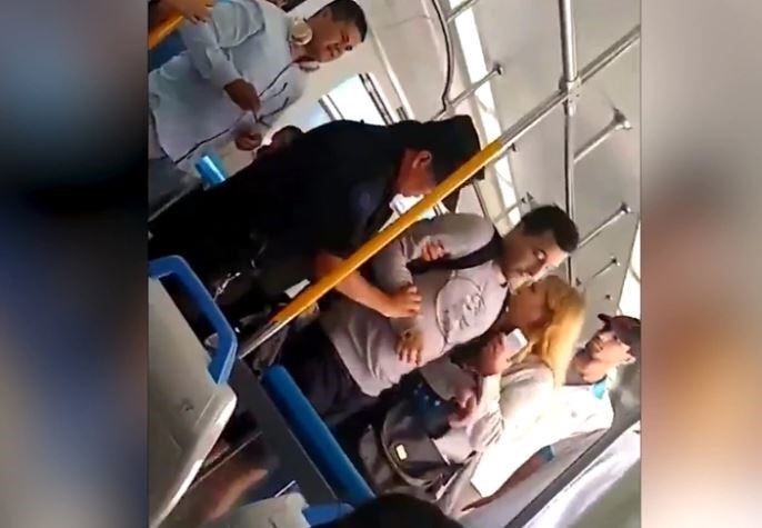 Pelea en el Tren Sarmiento por un perro lastimado.