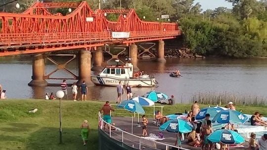 Prefectura busca una persona en río Gualeguaychú
Crédito: Web