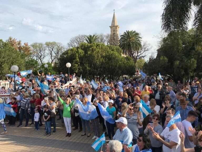 La plaza fue el escenario del apoyo al Presidente Mauricio Macri. (Mario Liotta / Todo un palo)