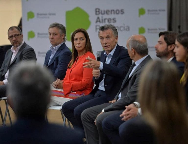 El presidente Mauricio Macri con Vidal y legisladores provinciales