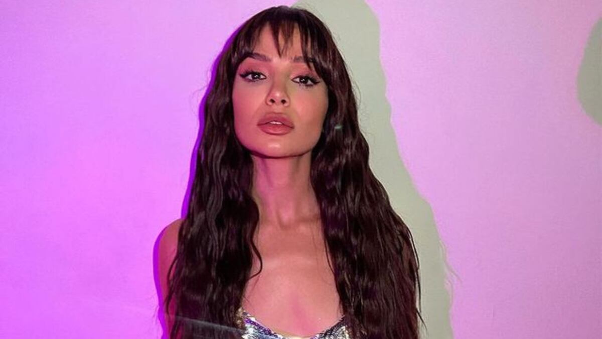 Brenda Asnicar se fotografió cerquita de la cámara con un corset muy sexy con el que calentó Instagram