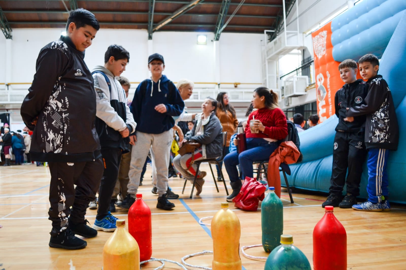 Una multitud de niños disfrutó la gran kermés en Tolhuin y Ushuaia