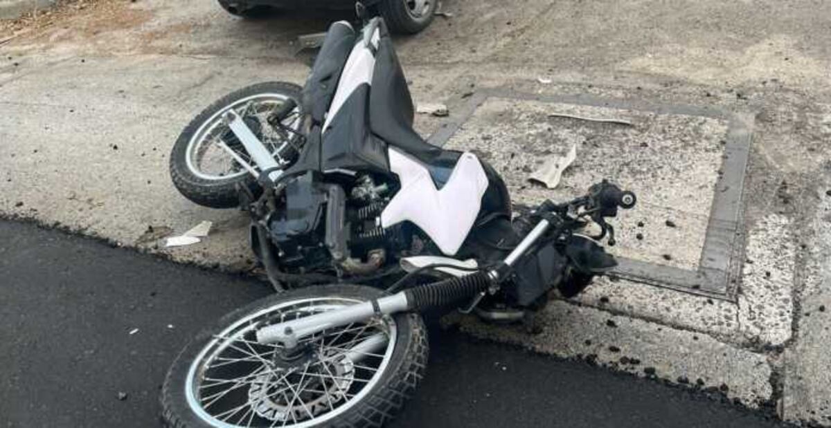 Motociclista hospitalizado tras un fuerte choque en San Antonio