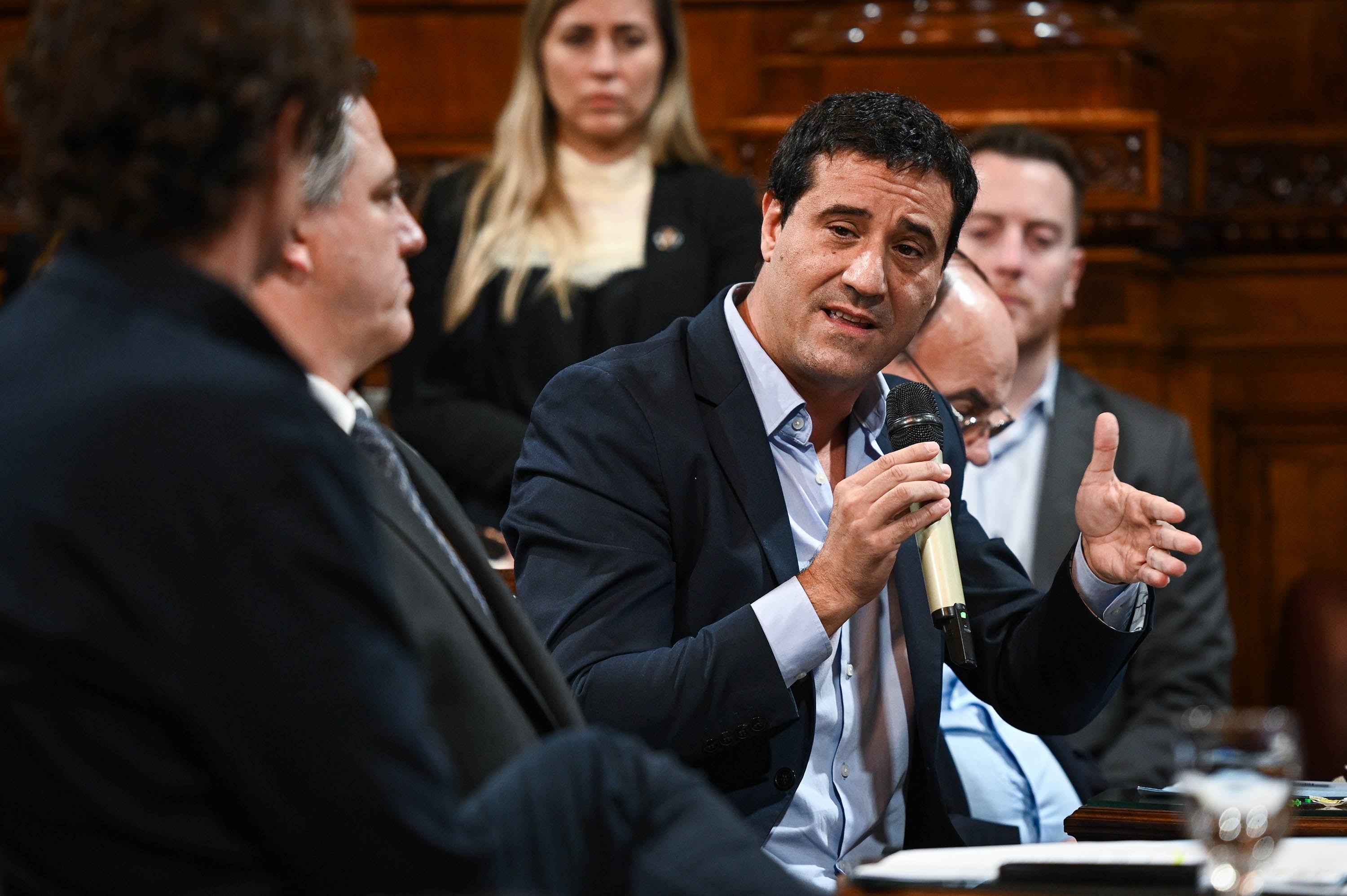 Los senadores radicales Martín Lousteau y Maximiliano Abad se cruzaron en la Comisión de Acuerdos (Foto: Comunicación Senado)