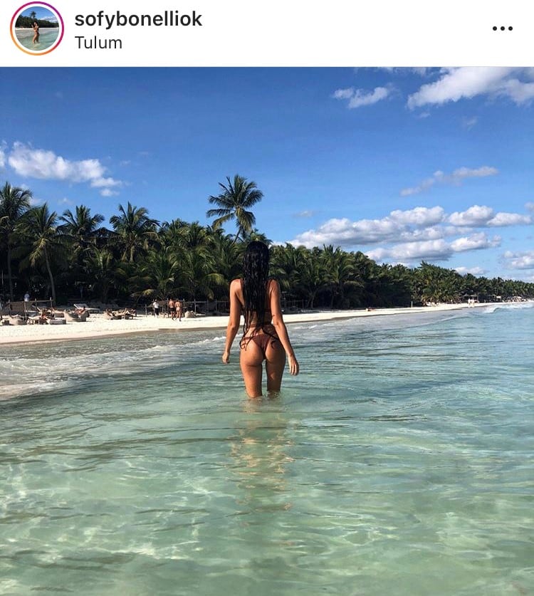 Sofía Bonelli en las playas de Tulum.