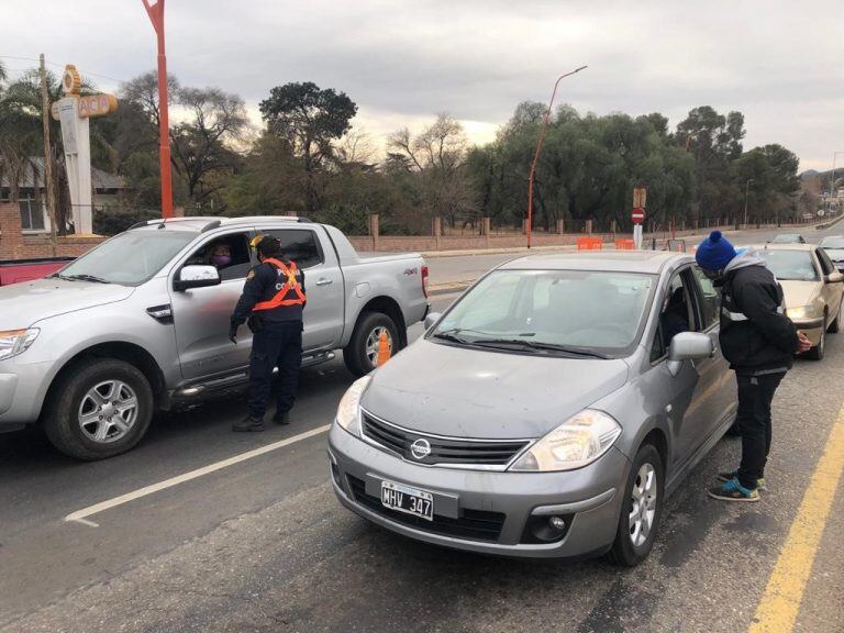 Controles vehiculares más estricto en diferentes puntos de la ciudad. (Foto: prensa municipal).