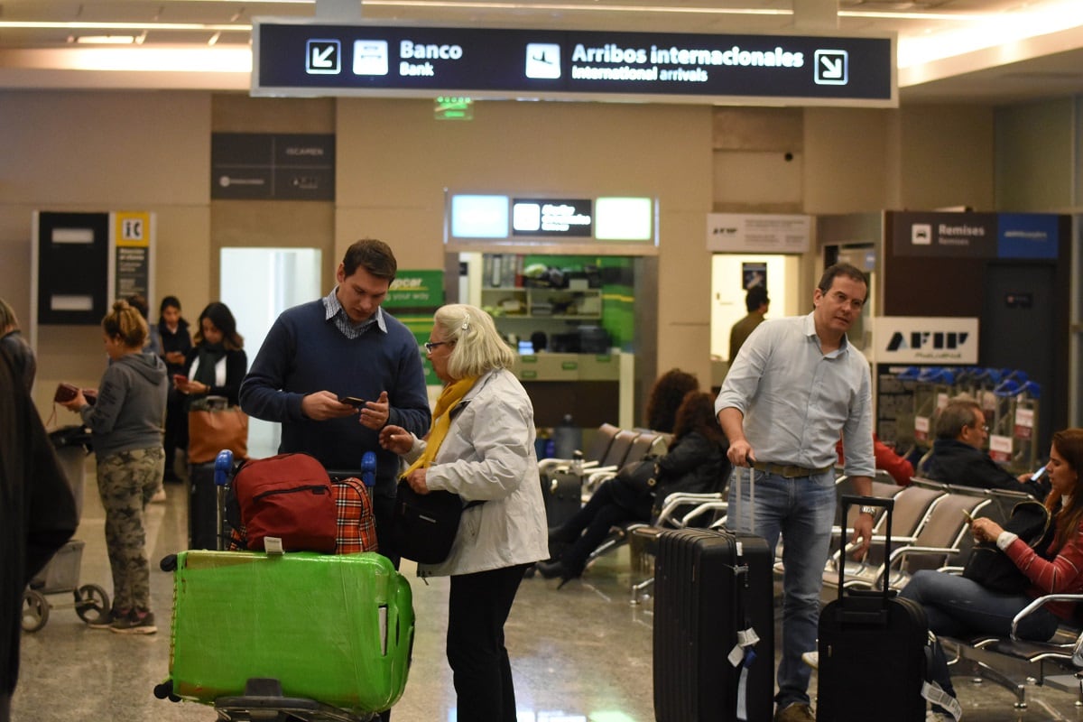 Más de 35.000 pasajeros afectados y cientos de vuelos cancelados por paro de personal aeronáutico.