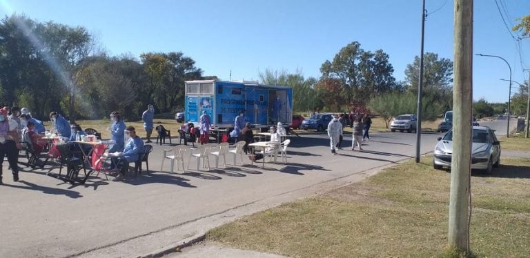 Como parte del operativo, se realizaron hisopados y testeos rápidos.