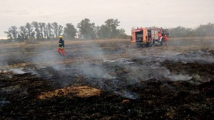 Incendio en zona rural de Arroyito