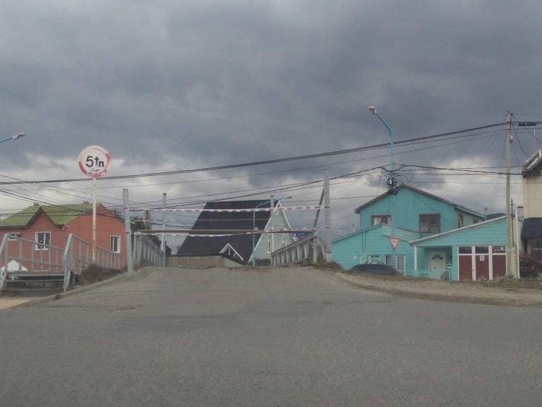 Puente cortado en Ushuaia.