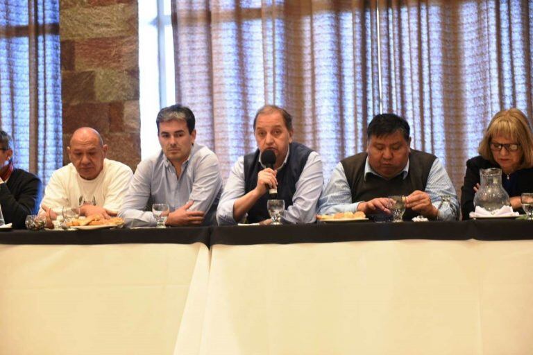 El intendente Linares participó del encuentro en Madryn.