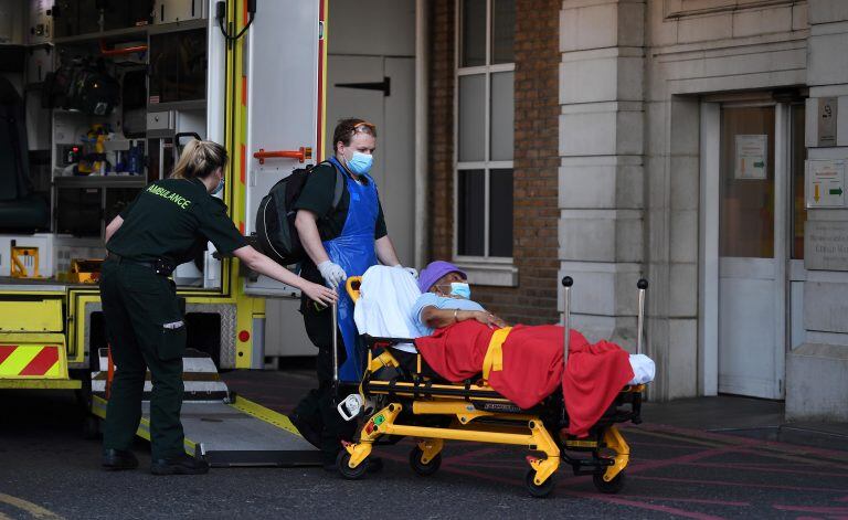 Hubo un repunte en el número de contagios y de personas fallecidas por coronavirus en el Reino Unido. (Foto: Andy Rain/EFE/EPA)