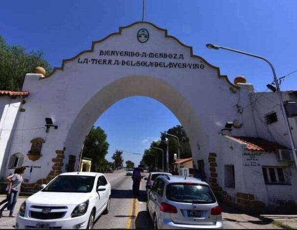 Arco de Desaguadero, Mendoza.