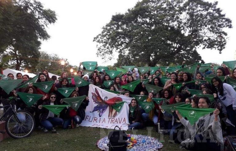 Pañuelazo verde en Corrientes. (Foto: El Litoral)