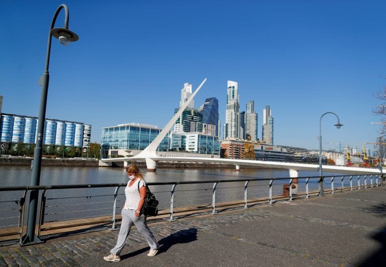 Puente de la Mujer. (REUTERS)