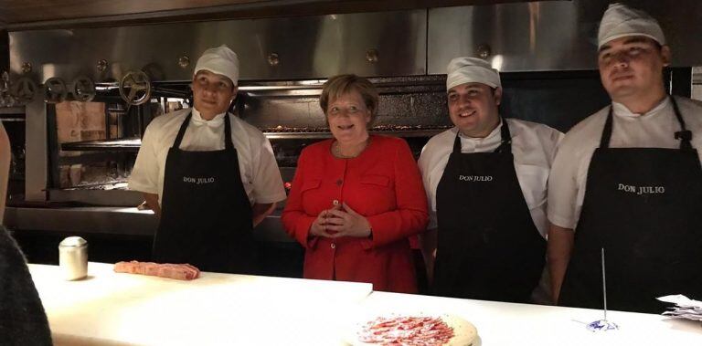 Ángela Merkel comió en una típica parrilla argentina.