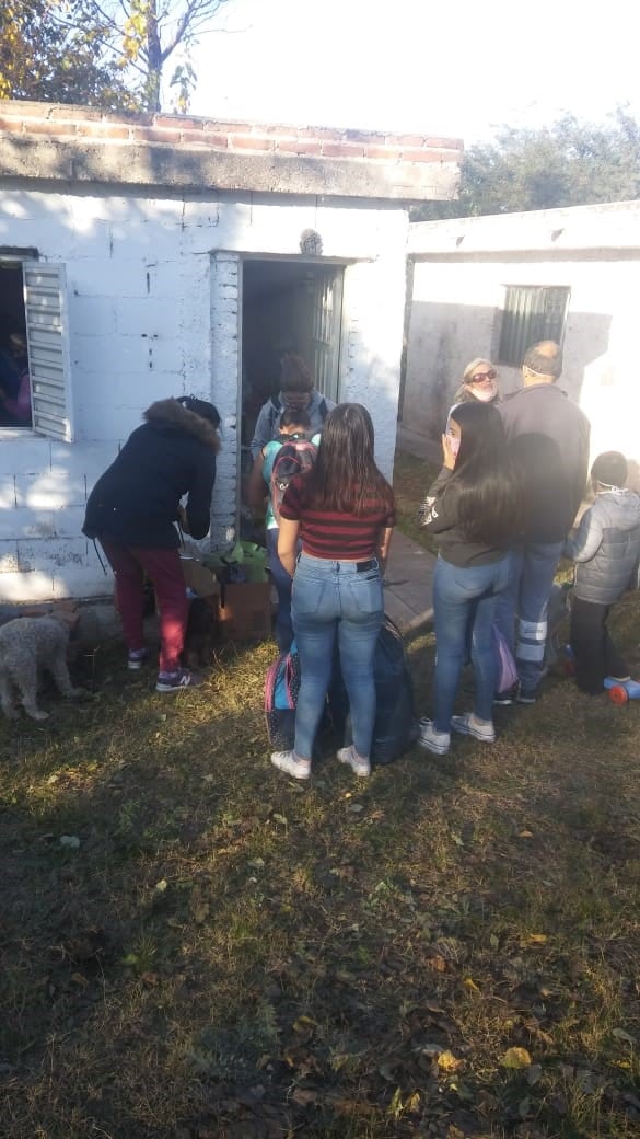 La Calera: vecinos se acercan a ayudar