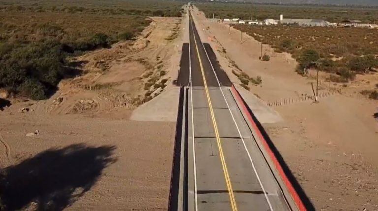 Mauricio Macri, presidente de Argentina junto a la gobernadora de Catamarca Lucia Corpacci en la  Inauguración de obra vial Ruta 46