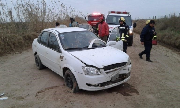 Los Bomberos Voluntarios acudieron al accidente.