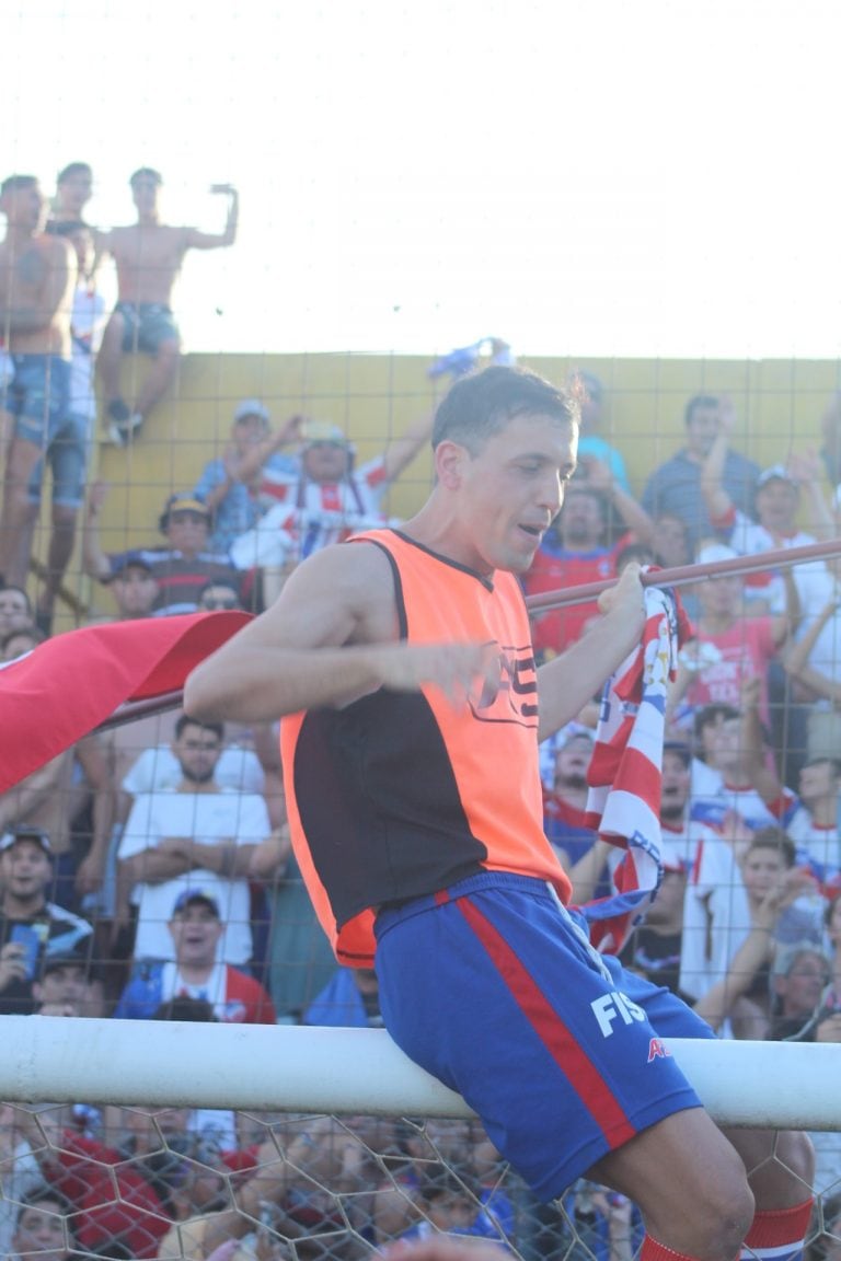 Agustín Trotta cumplió el sueño de Campeón con su club, del que es goleador histórico