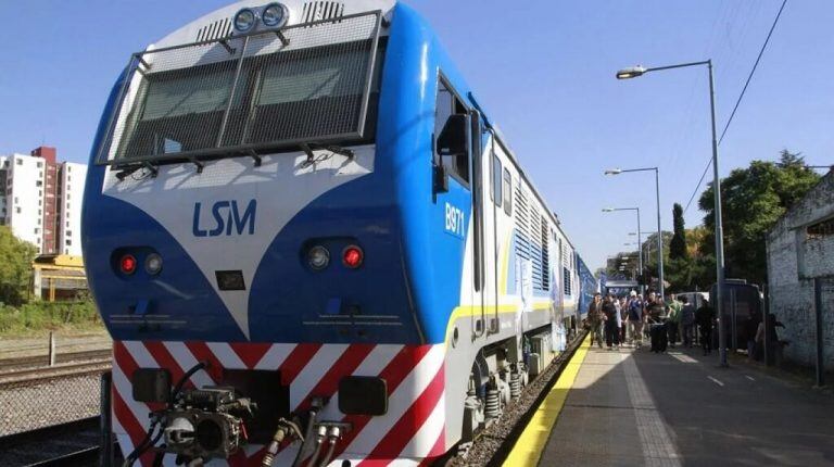 Una formación del tren San Martín embistió al patrullero