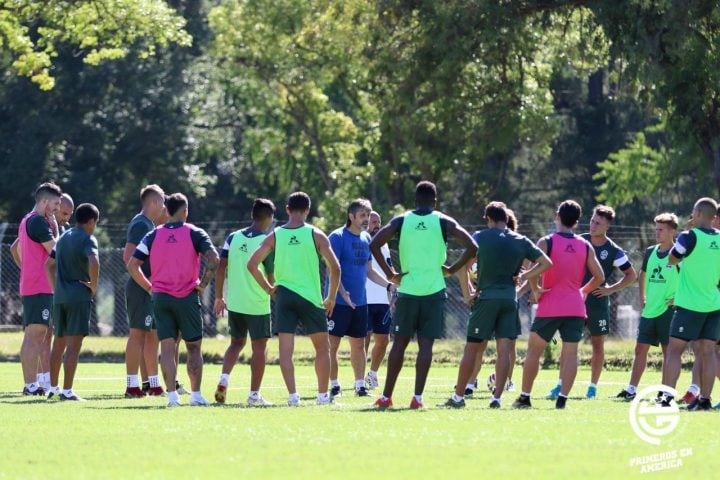 Ortíz dirigió su primera práctica al mando del Lobo platense.