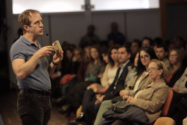 Jim Cybulski, científico estadounidense y creador de Foldscope. Foto: Denis Norambuena.