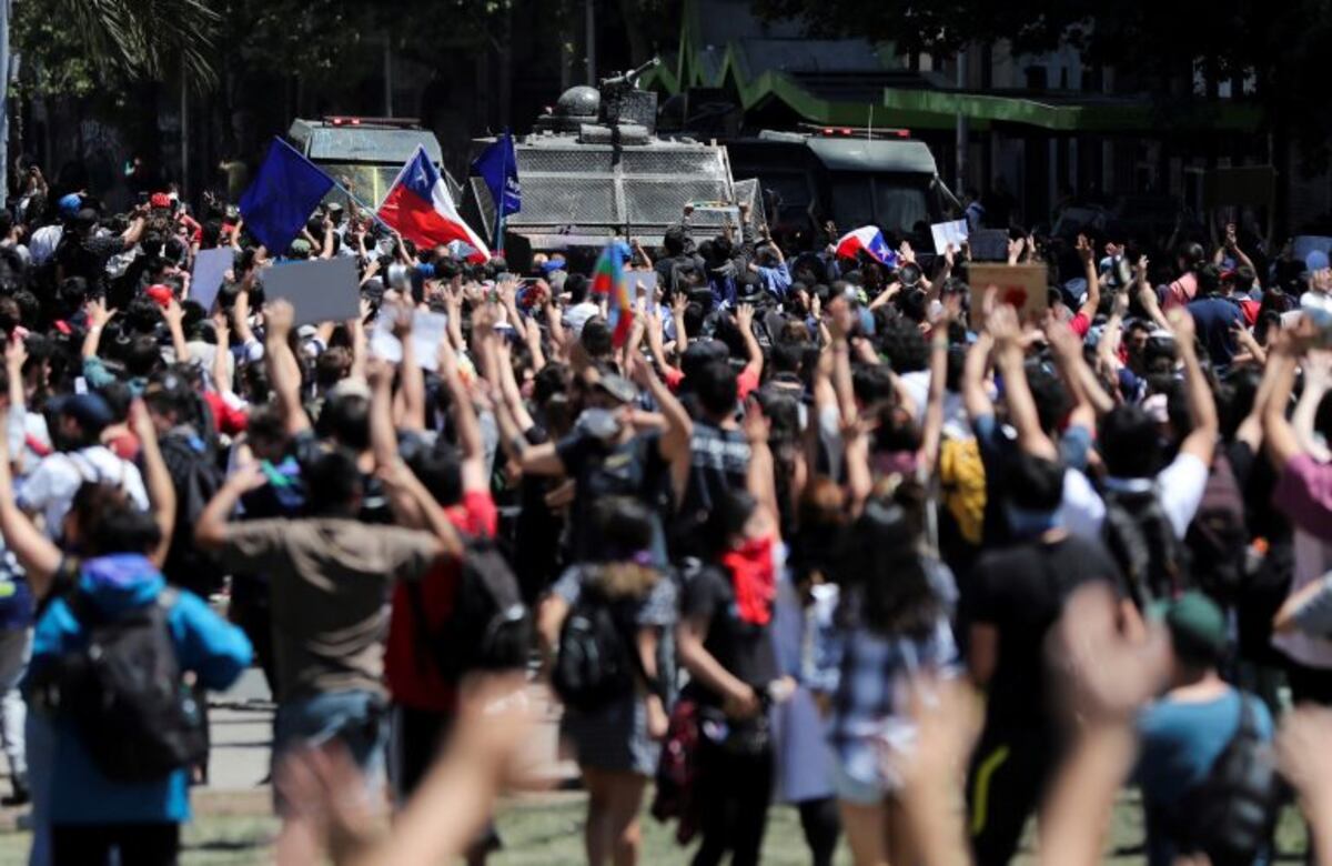 Incidentes en la vuelta de los manifestantes a las calles de Santiago