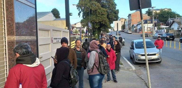 Así amanecieron los bancos en Bariloche (Bariloche2000).