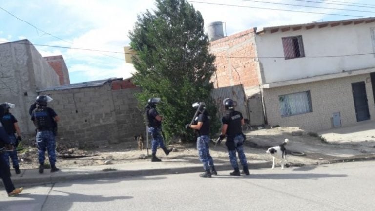 El robo ocurrió en la Carnicería Carnes al Paso.