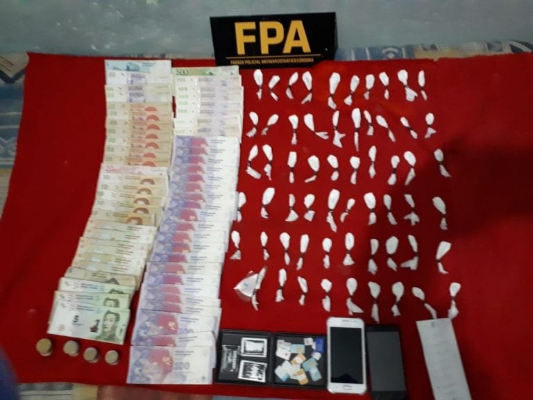 La FPA detuvo al sujeto que había instalado un quiosco para vender cocaína.