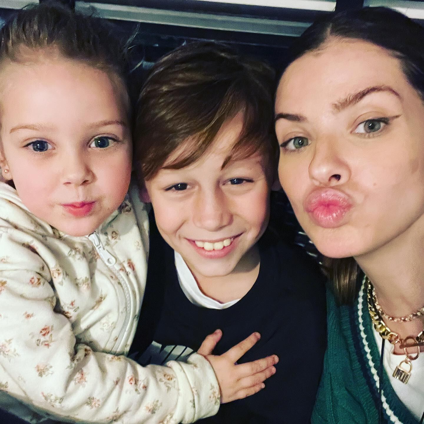 La China Suárez junto a Beltrán, el hijo de Pampita y Benjamín Vicuña. Foto: Instagram.