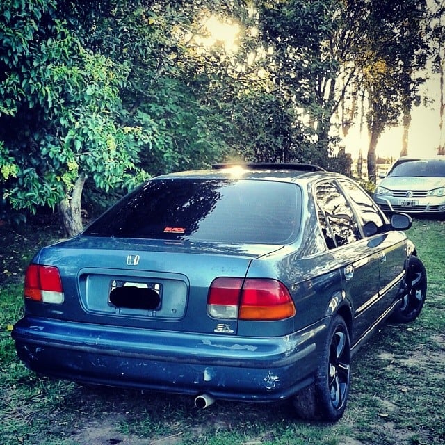 Romina Malaspina y su primera foto en Instagram: siempre junto a los autos