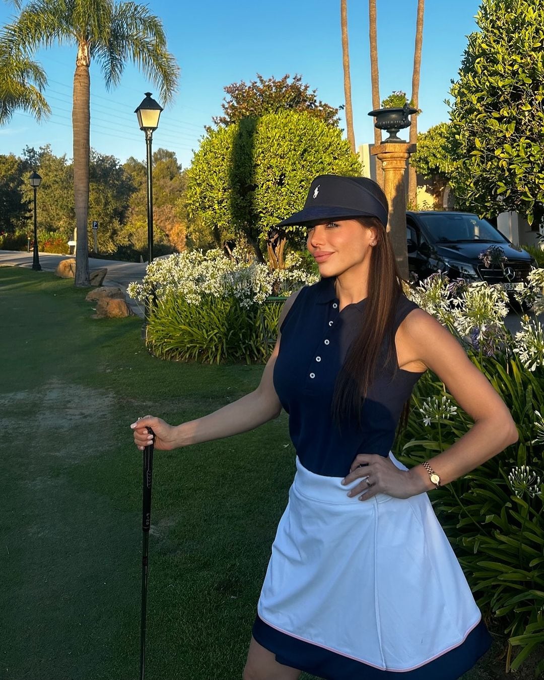 Desde Marbella, Evangelina Anderson enamora a sus fans con su estilo impecable, incluso en la cancha de golf