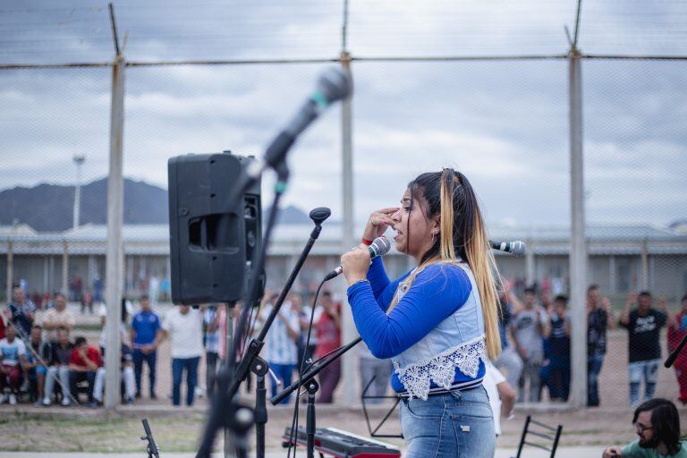 Encuentro de música en el penal Almafuerte.